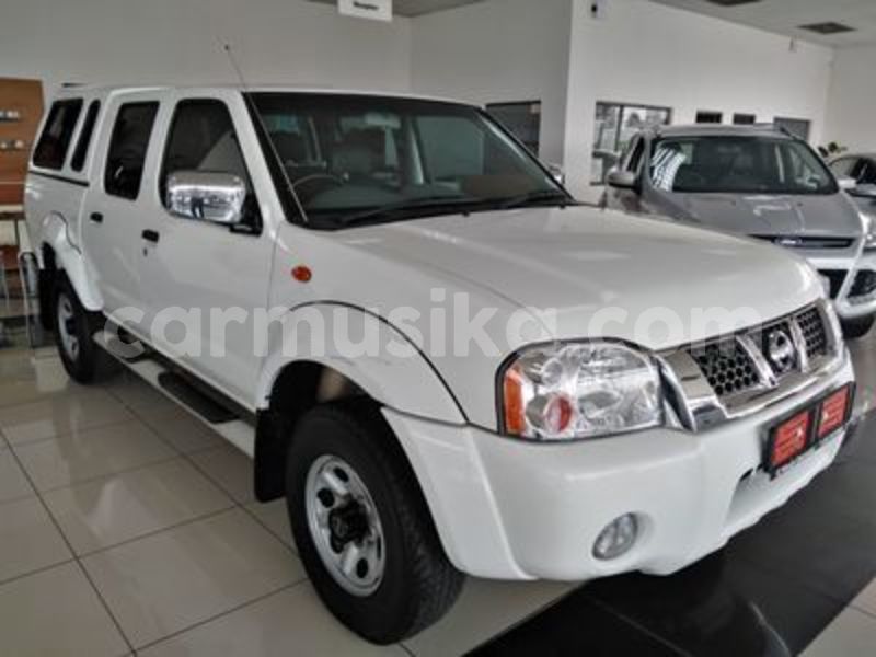 Big with watermark nissan np 300 matabeleland south beitbridge 14645