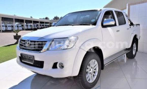 Acheter Occasion Voiture Toyota Hilux Blanc à Beitbridge, Matabeleland South