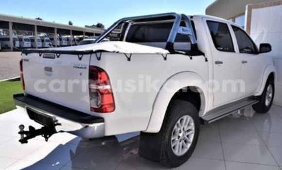 Acheter Occasion Voiture Toyota Hilux Blanc à Beitbridge, Matabeleland South Acheter Occasion Voiture Toyota Hilux Blanc à Beitbridge, Matabeleland South
