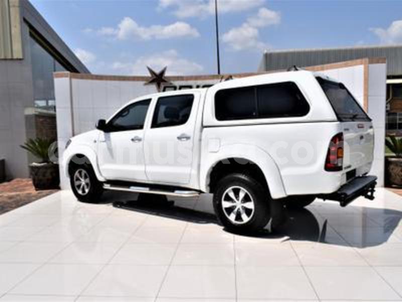 Big with watermark toyota hilux matabeleland south beitbridge 14649