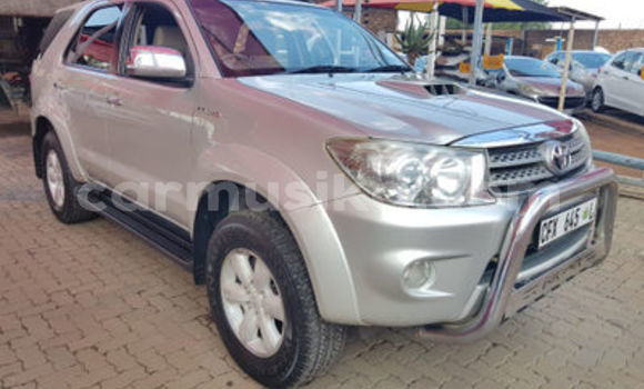 Nunua Ilio tumika Toyota Fortuner Nyingine Gari ndani ya Beitbridge nchini Matabeleland Kusini