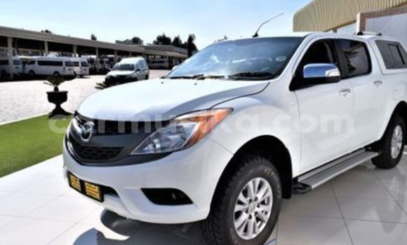 Nunua Ilio tumika Mazda BT-50 Nyeupe Gari ndani ya Beitbridge nchini Matabeleland Kusini