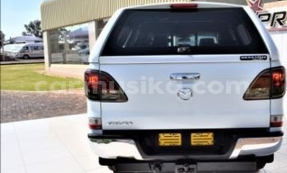 Acheter Occasion Voiture Mazda BT-50 Blanc à Beitbridge, Matabeleland South Acheter Occasion Voiture Mazda BT-50 Blanc à Beitbridge, Matabeleland South