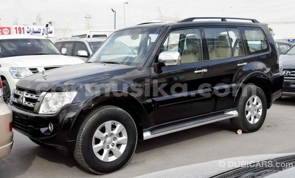 Acheter Import Voiture Mitsubishi Pajero Noir à Import - Dubai, Harare Acheter Import Voiture Mitsubishi Pajero Noir à Import - Dubai, Harare