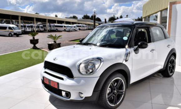 Buy Used MINI Countryman White Car in Beitbridge in Matabeleland South