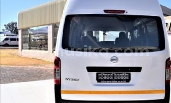 Nunua Ilio tumika Nissan Nv350 Nyeupe Gari ndani ya Beitbridge nchini Matabeleland Kusini Nunua Ilio tumika Nissan Nv350 Nyeupe Gari ndani ya Beitbridge nchini Matabeleland Kusini