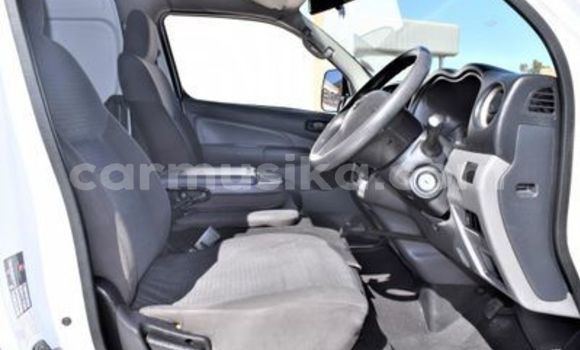 Nunua Ilio tumika Nissan Nv350 Nyeupe Gari ndani ya Beitbridge nchini Matabeleland Kusini Nunua Ilio tumika Nissan Nv350 Nyeupe Gari ndani ya Beitbridge nchini Matabeleland Kusini
