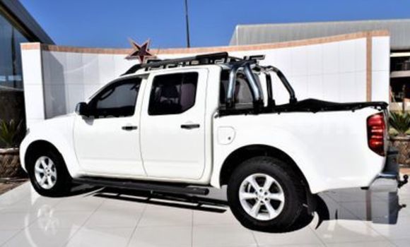 Acheter Occasion Voiture Nissan Navara Blanc à Beitbridge, Matabeleland South Acheter Occasion Voiture Nissan Navara Blanc à Beitbridge, Matabeleland South