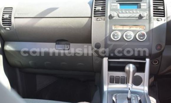 Acheter Occasion Voiture Nissan Navara Blanc à Beitbridge, Matabeleland South Acheter Occasion Voiture Nissan Navara Blanc à Beitbridge, Matabeleland South