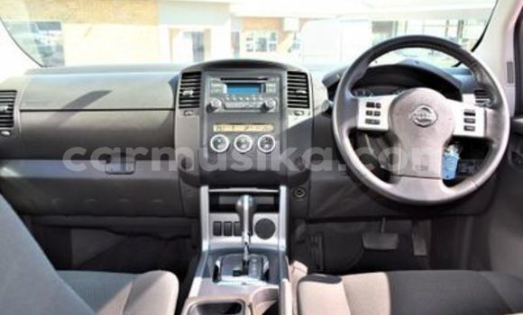 Acheter Occasion Voiture Nissan Navara Blanc à Beitbridge, Matabeleland South Acheter Occasion Voiture Nissan Navara Blanc à Beitbridge, Matabeleland South