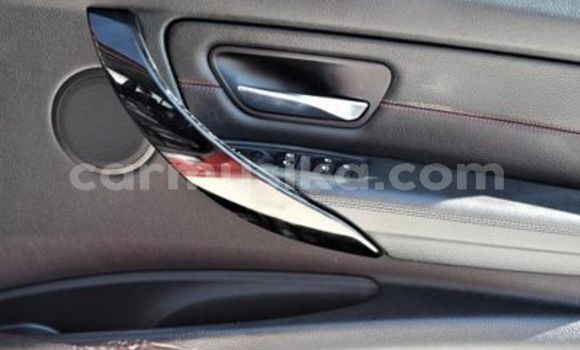 Acheter Occasion Voiture BMW 3–Series Rouge à Beitbridge, Matabeleland South Acheter Occasion Voiture BMW 3–Series Rouge à Beitbridge, Matabeleland South