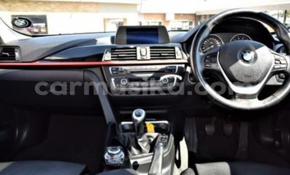 Acheter Occasion Voiture BMW 3–Series Rouge à Beitbridge, Matabeleland South Acheter Occasion Voiture BMW 3–Series Rouge à Beitbridge, Matabeleland South