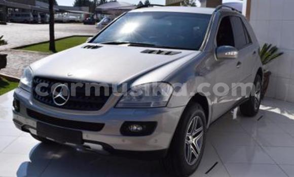 Buy Used Mercedes‒Benz ML–Class Silver Car in Beitbridge in Matabeleland South