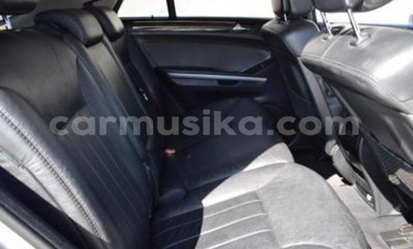 Nunua Ilio tumika Mercedes‒Benz ML–Class Fedha Gari ndani ya Beitbridge nchini Matabeleland Kusini Nunua Ilio tumika Mercedes‒Benz ML–Class Fedha Gari ndani ya Beitbridge nchini Matabeleland Kusini