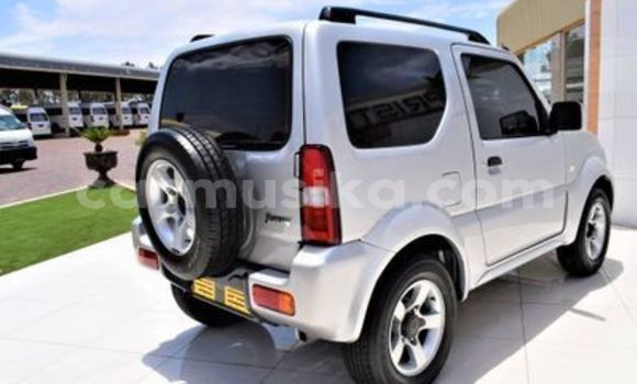 Nunua Ilio tumika Suzuki Jimny Fedha Gari ndani ya Beitbridge nchini Matabeleland Kusini Nunua Ilio tumika Suzuki Jimny Fedha Gari ndani ya Beitbridge nchini Matabeleland Kusini