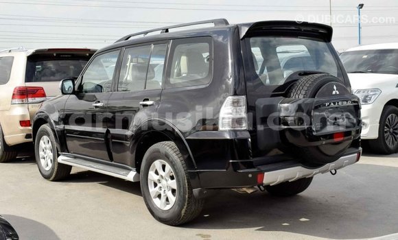 Acheter Import Voiture Mitsubishi Pajero Noir à Import - Dubai, Harare Acheter Import Voiture Mitsubishi Pajero Noir à Import - Dubai, Harare