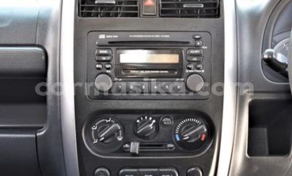 Nunua Ilio tumika Suzuki Jimny Fedha Gari ndani ya Beitbridge nchini Matabeleland Kusini Nunua Ilio tumika Suzuki Jimny Fedha Gari ndani ya Beitbridge nchini Matabeleland Kusini