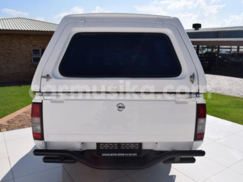 Big with watermark nissan np 300 matabeleland south beitbridge 14664