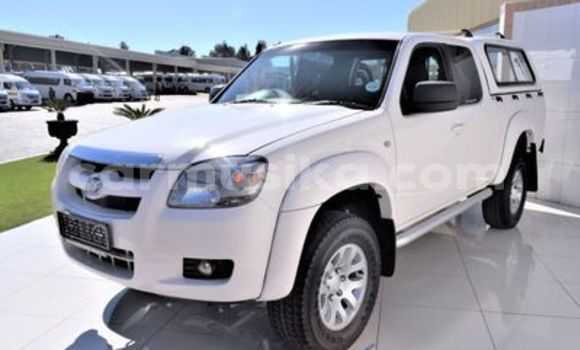 Nunua Ilio tumika Mazda BT-50 Nyeupe Gari ndani ya Beitbridge nchini Matabeleland Kusini