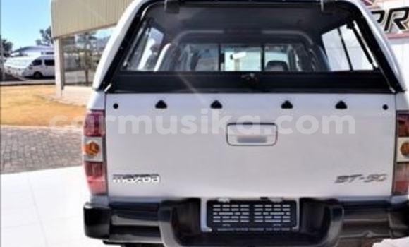 Acheter Occasion Voiture Mazda BT-50 Blanc à Beitbridge, Matabeleland South Acheter Occasion Voiture Mazda BT-50 Blanc à Beitbridge, Matabeleland South