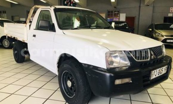 Nunua Ilio tumika Mitsubishi Colt Nyeupe Gari ndani ya Beitbridge nchini Matabeleland Kusini Nunua Ilio tumika Mitsubishi Colt Nyeupe Gari ndani ya Beitbridge nchini Matabeleland Kusini