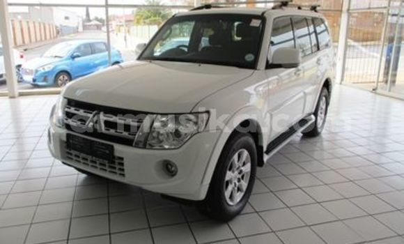 Buy Used Mitsubishi Pajero White Car in Beitbridge in Matabeleland South