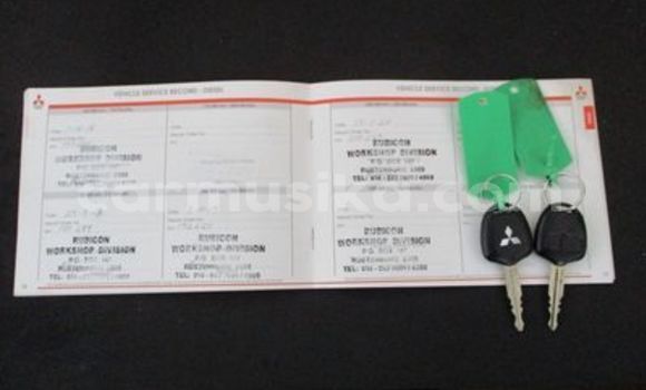 Nunua Ilio tumika Mitsubishi Pajero Nyeupe Gari ndani ya Beitbridge nchini Matabeleland Kusini Nunua Ilio tumika Mitsubishi Pajero Nyeupe Gari ndani ya Beitbridge nchini Matabeleland Kusini