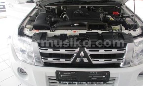 Nunua Ilio tumika Mitsubishi Pajero Nyeupe Gari ndani ya Beitbridge nchini Matabeleland Kusini Nunua Ilio tumika Mitsubishi Pajero Nyeupe Gari ndani ya Beitbridge nchini Matabeleland Kusini