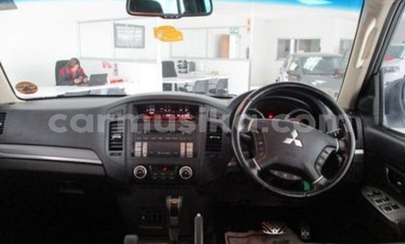 Nunua Ilio tumika Mitsubishi Pajero Nyeupe Gari ndani ya Beitbridge nchini Matabeleland Kusini Nunua Ilio tumika Mitsubishi Pajero Nyeupe Gari ndani ya Beitbridge nchini Matabeleland Kusini