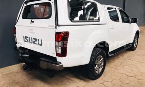 Acheter Occasion Voiture Isuzu KB Blanc à Beitbridge, Matabeleland South Acheter Occasion Voiture Isuzu KB Blanc à Beitbridge, Matabeleland South