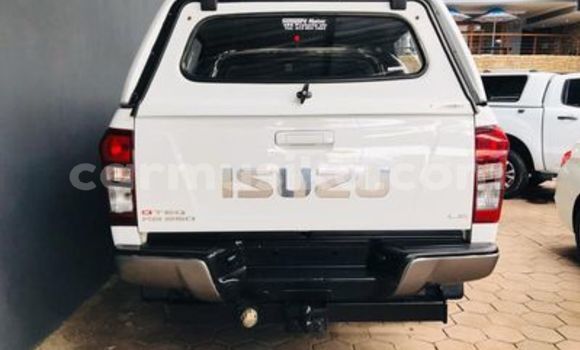 Acheter Occasion Voiture Isuzu KB Blanc à Beitbridge, Matabeleland South Acheter Occasion Voiture Isuzu KB Blanc à Beitbridge, Matabeleland South