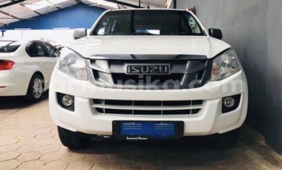 Acheter Occasion Voiture Isuzu KB Blanc à Beitbridge, Matabeleland South Acheter Occasion Voiture Isuzu KB Blanc à Beitbridge, Matabeleland South