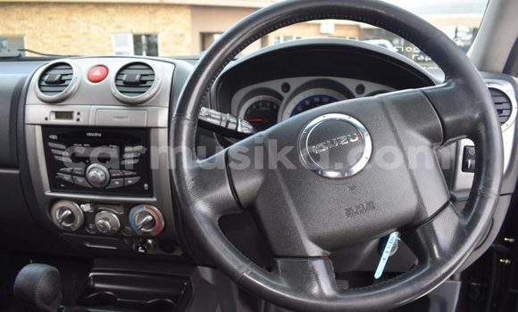 Acheter Occasion Voiture Isuzu KB Noir à Beitbridge, Matabeleland South Acheter Occasion Voiture Isuzu KB Noir à Beitbridge, Matabeleland South