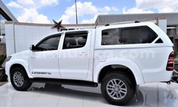 Acheter Occasion Voiture Toyota Hilux Blanc à Beitbridge, Matabeleland South Acheter Occasion Voiture Toyota Hilux Blanc à Beitbridge, Matabeleland South