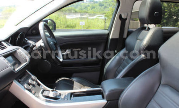 Nunua Ilio tumika Land Rover Range Rover Evoque Nyeupe Gari ndani ya Beitbridge nchini Matabeleland Kusini Nunua Ilio tumika Land Rover Range Rover Evoque Nyeupe Gari ndani ya Beitbridge nchini Matabeleland Kusini