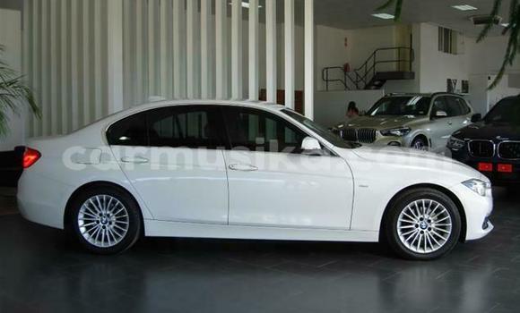 Acheter Occasion Voiture BMW 3–Series Blanc à Harare, Harare Acheter Occasion Voiture BMW 3–Series Blanc à Harare, Harare