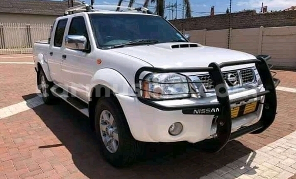 Acheter Occasion Voiture Nissan Hardbody Blanc à Harare, Harare Acheter Occasion Voiture Nissan Hardbody Blanc à Harare, Harare