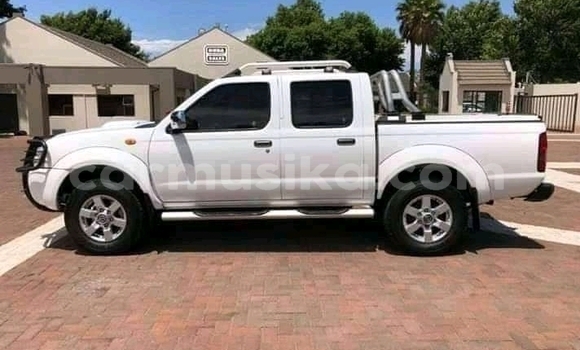 Acheter Occasion Voiture Nissan Hardbody Blanc à Harare, Harare Acheter Occasion Voiture Nissan Hardbody Blanc à Harare, Harare