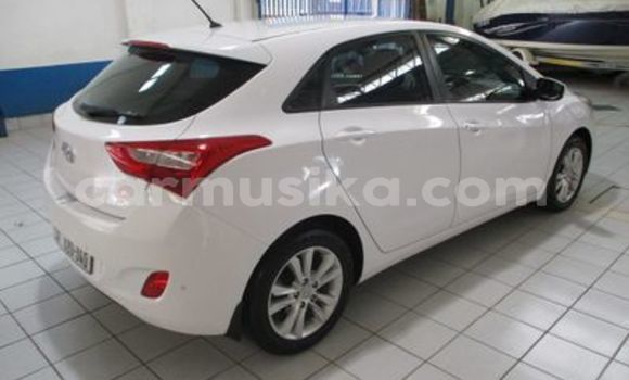 Nunua Ilio tumika Hyundai i30 Nyeupe Gari ndani ya Beitbridge nchini Matabeleland Kusini Nunua Ilio tumika Hyundai i30 Nyeupe Gari ndani ya Beitbridge nchini Matabeleland Kusini