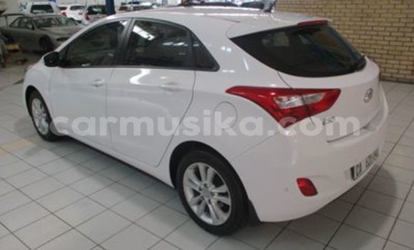 Nunua Ilio tumika Hyundai i30 Nyeupe Gari ndani ya Beitbridge nchini Matabeleland Kusini Nunua Ilio tumika Hyundai i30 Nyeupe Gari ndani ya Beitbridge nchini Matabeleland Kusini