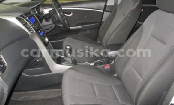 Nunua Ilio tumika Hyundai i30 Nyeupe Gari ndani ya Beitbridge nchini Matabeleland Kusini Nunua Ilio tumika Hyundai i30 Nyeupe Gari ndani ya Beitbridge nchini Matabeleland Kusini