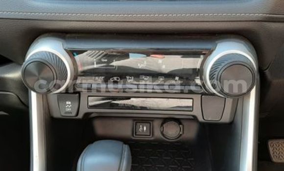 Acheter Occasion Voiture Toyota RAV4 Blanc à Beitbridge, Matabeleland South Acheter Occasion Voiture Toyota RAV4 Blanc à Beitbridge, Matabeleland South