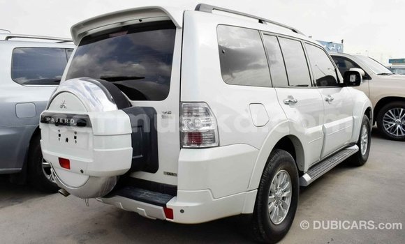 Acheter Import Voiture Mitsubishi Pajero Blanc à Import - Dubai, Harare Acheter Import Voiture Mitsubishi Pajero Blanc à Import - Dubai, Harare