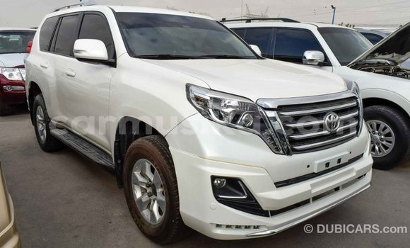 Acheter Import Voiture Toyota Prado Blanc à Import - Dubai, Harare Acheter Import Voiture Toyota Prado Blanc à Import - Dubai, Harare