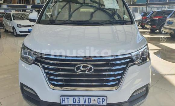 Tenga Tsaru Hyundai H1 Chena Mota in Beitbridge in Matabeleland South Tenga Tsaru Hyundai H1 Chena Mota in Beitbridge in Matabeleland South