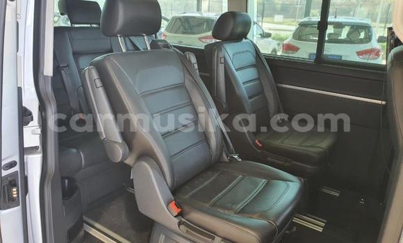 Tenga Tsaru Volkswagen Caravelle Zvimwe Mota in Beitbridge in Matabeleland South Tenga Tsaru Volkswagen Caravelle Zvimwe Mota in Beitbridge in Matabeleland South