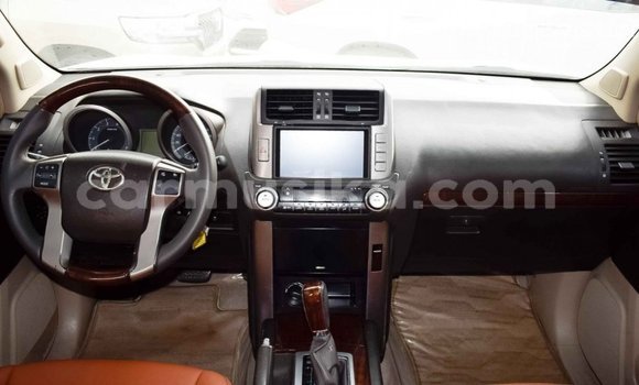 Acheter Import Voiture Toyota Prado Blanc à Import - Dubai, Harare Acheter Import Voiture Toyota Prado Blanc à Import - Dubai, Harare