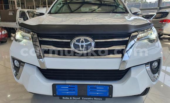 Acheter Occasion Voiture Toyota Hilux Blanc à Beitbridge, Matabeleland South Acheter Occasion Voiture Toyota Hilux Blanc à Beitbridge, Matabeleland South