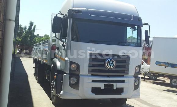 Acheter Occasion Utilitaire Volkswagen TRUCK Blanc à Beitbridge, Matabeleland South Acheter Occasion Utilitaire Volkswagen TRUCK Blanc à Beitbridge, Matabeleland South