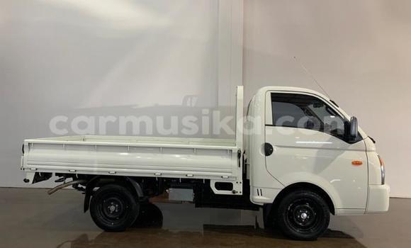 Tenga Tsaru Hyundai H200 Chena Mota in Beitbridge in Matabeleland South Tenga Tsaru Hyundai H200 Chena Mota in Beitbridge in Matabeleland South